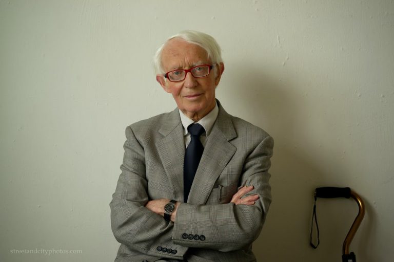 Review of The Life and TImes of  New Zealand Art Dealer